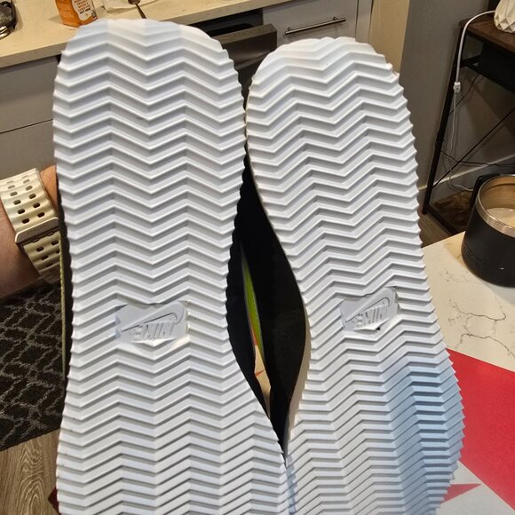 Nike Cortez Basic Black / Yellow DZ2795-003 Mens Sz 10.5 (10) Shoes Sneakers New - Picture 9 of 14